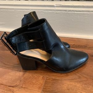 Black heels sandal